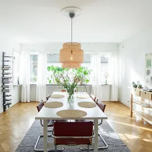 I Ett Lugnt Och Centrumnära Villaområde Lägenhet Göteborg